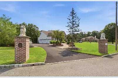 319 Valley View Circle, Freehold, NJ 07728 - Photo 3