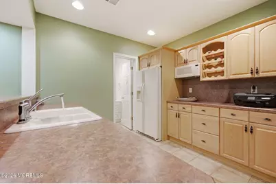 319 Valley View Circle, Freehold, NJ 07728 - Photo 37