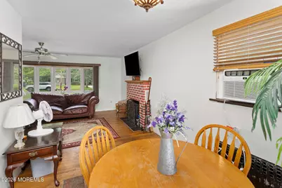 752 Park Avenue, Belford, NJ 07718 - Photo 15