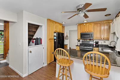 752 Park Avenue, Belford, NJ 07718 - Photo 17