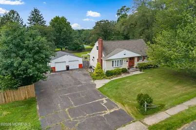 752 Park Avenue, Belford, NJ 07718 - Photo 3