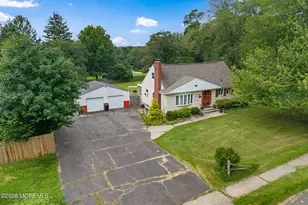 752 Park Ave, Belford, NJ 07718 - Photo 3