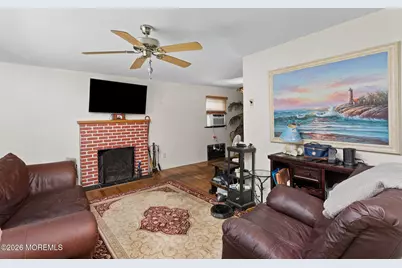 752 Park Avenue, Belford, NJ 07718 - Photo 11