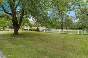 752 Park Ave, Belford, NJ 07718 - Photo 5