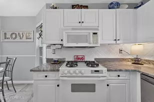 39 Kentucky Way, Freehold, NJ 07728 - Photo 7