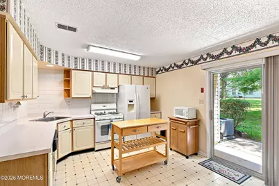 25 Wyeth Drive #11, Freehold, NJ 07728 - Photo 3