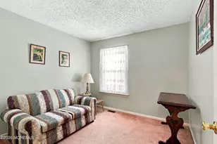 25 Wyeth Dr, Freehold, NJ 07728 - Photo 7