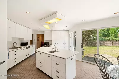22 Woods Road, Freehold, NJ 07728 - Photo 9