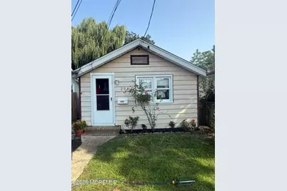 206 Hillcrest Avenue, Laurence Harbor, NJ 08879 - Photo 1