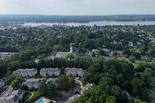 128 Ambassador Dr, Red Bank, NJ 07701 - Photo 37