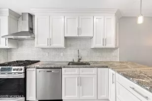 128 Ambassador Dr, Red Bank, NJ 07701 - Photo 9