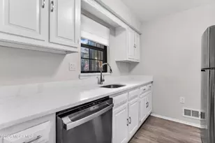 708 Wellington Pl, Matawan, NJ 07747 - Photo 15