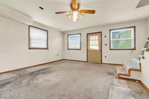 712 Monmouth Pkwy, North Middletown, NJ 07748 - Photo 5