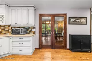 49 Pheasant Run, Freehold, NJ 07728 - Photo 15