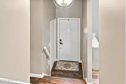 565 Clubhouse Drive, Middletown, NJ 07748 - Photo 5