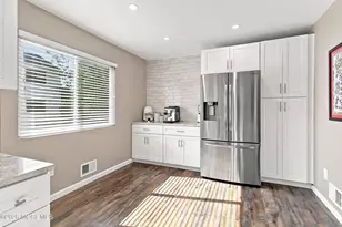 565 Clubhouse Dr, Middletown, NJ 07748 - Photo 13