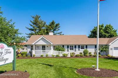 565 Clubhouse Drive, Middletown, NJ 07748 - Photo 27