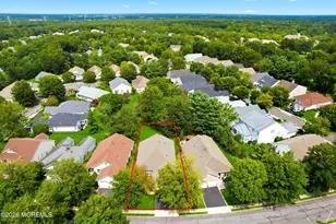 18 Bellflower Dr, Lakewood, NJ 08701 - Photo 3