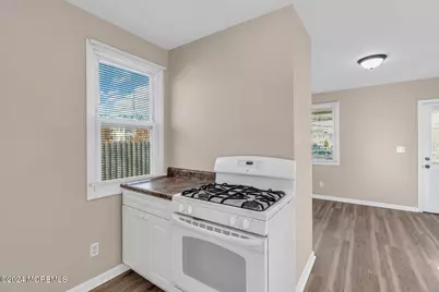 33 Drs James Parker Boulevard, Red Bank, NJ 07701 - Photo 7