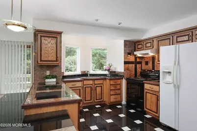 18 Seven Oaks Drive, Holmdel, NJ 07733 - Photo 15
