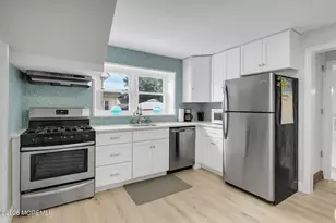 102 Victoria Pl, Union Beach, NJ 07735 - Photo 17
