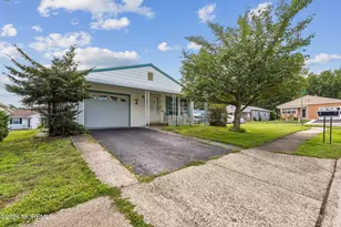 2 Kelowna Ct, Toms River Township, NJ 08757 - Photo 3