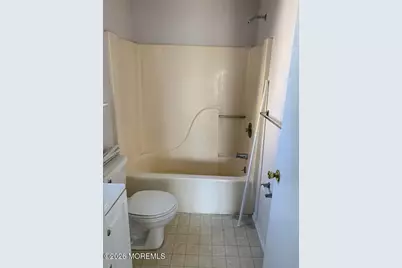 424 Beachway Avenue #5A, Keansburg, NJ 07734 - Photo 5
