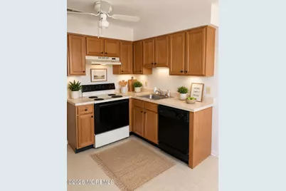 424 Beachway Avenue #5A, Keansburg, NJ 07734 - Photo 3