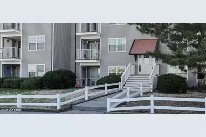 424 Beachway Avenue #5A, Keansburg, NJ 07734 - Photo 1