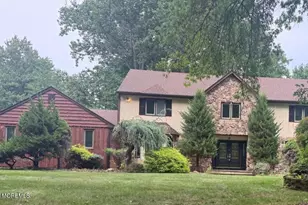 8 Delwood Dr, Holmdel, NJ 07733 - Photo 3