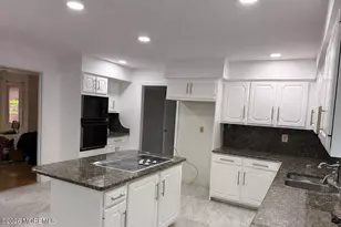 8 Delwood Dr, Holmdel, NJ 07733 - Photo 15