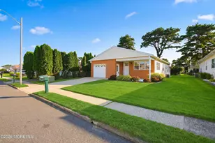 374 Port Royal Dr, Toms River Township, NJ 08757 - Photo 11