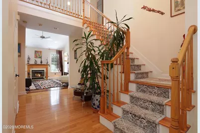 9 W Parsonage Way, Manalapan Township, NJ 07726 - Photo 5