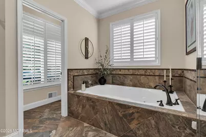 42 W Parsonage Way, Manalapan Township, NJ 07726 - Photo 25