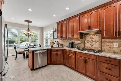 42 W Parsonage Way, Manalapan Township, NJ 07726 - Photo 19