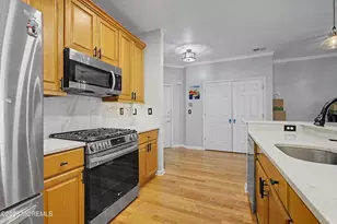 422 Sophee Ln, Lakewood, NJ 08701 - Photo 11