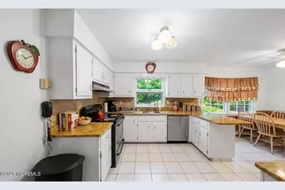 7 Porsche Drive, Matawan, NJ 07747 - Photo 9
