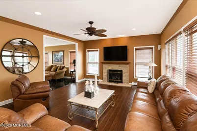 19 Bloomfield Road, Manalapan Township, NJ 07726 - Photo 9