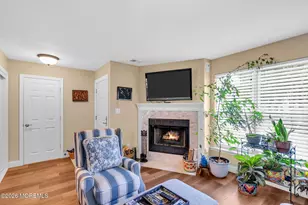 33 Trumbull Dr, Freehold, NJ 07728 - Photo 5