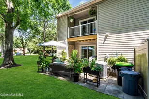 33 Trumbull Dr, Freehold, NJ 07728 - Photo 23