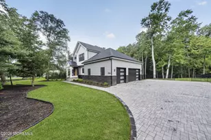 284 Middle Rd, Holmdel, NJ 07733 - Photo 3