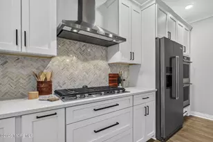 284 Middle Rd, Holmdel, NJ 07733 - Photo 23