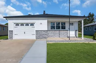 102 Bimini Dr, Toms River Township, NJ 08757 - Photo 1