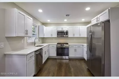 560 Garrett Hill Boulevard, Belford, NJ 07718 - Photo 3
