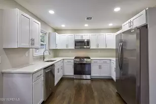 560 Garrett Hill Blvd, Belford, NJ 07718 - Photo 3