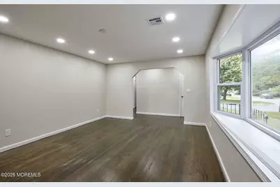 560 Garrett Hill Boulevard, Belford, NJ 07718 - Photo 11