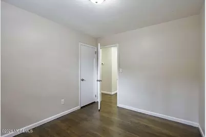560 Garrett Hill Boulevard, Belford, NJ 07718 - Photo 21