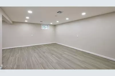 560 Garrett Hill Boulevard, Belford, NJ 07718 - Photo 23