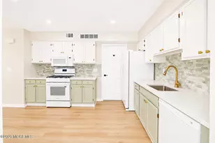 99 Oak Ln, Eatontown, NJ 07724 - Photo 23