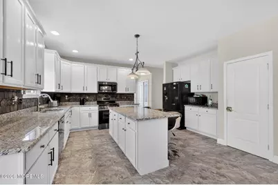 153 Sandra Way, Franklin Township, NJ 08322 - Photo 9